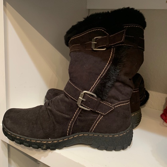 Women’s black winter boots - Picture 1 of 2